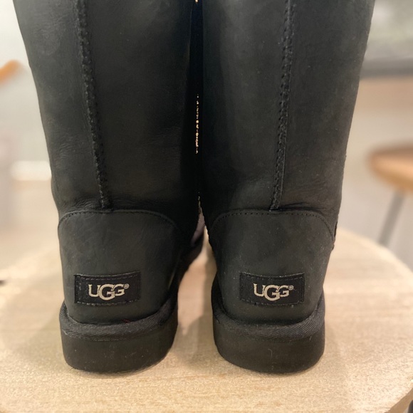 SOLD! Ugg boots - Picture 6 of 7